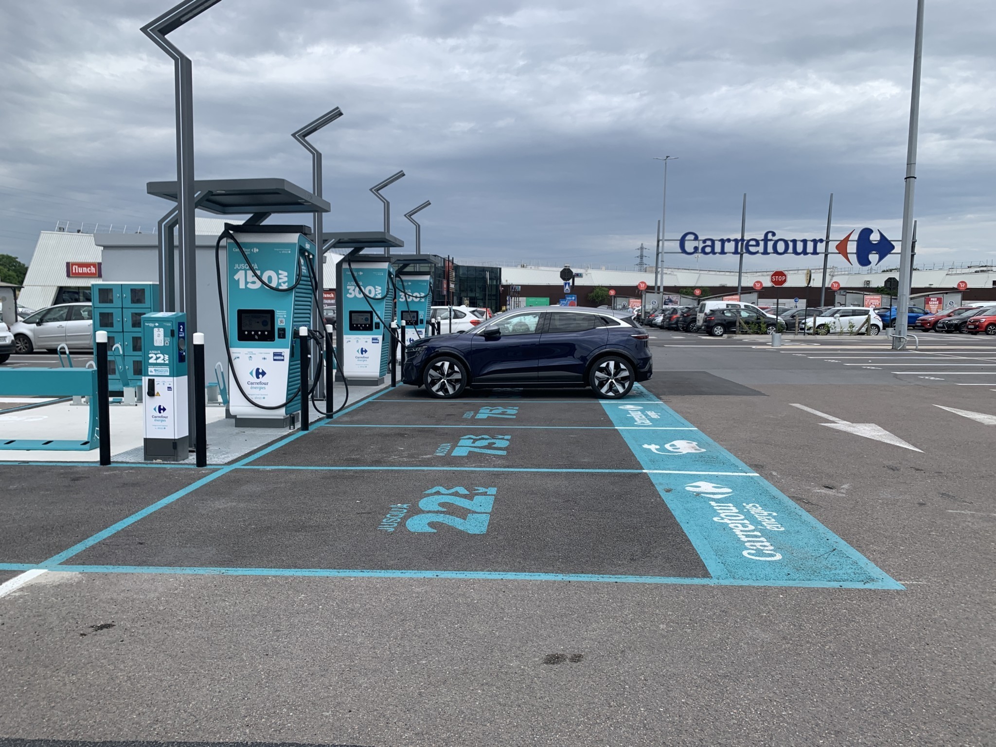 Bornes de recharge électrique Centre commercial Carrefour Reims Tinqueux